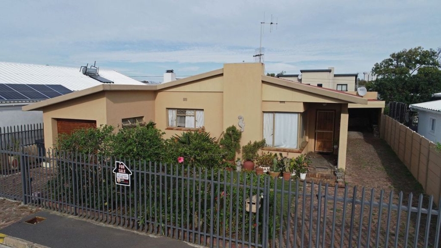 4 Bedroom Property for Sale in Strand North Western Cape